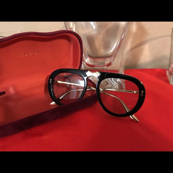 Gucci Accessories - Gucci fashion glasses
